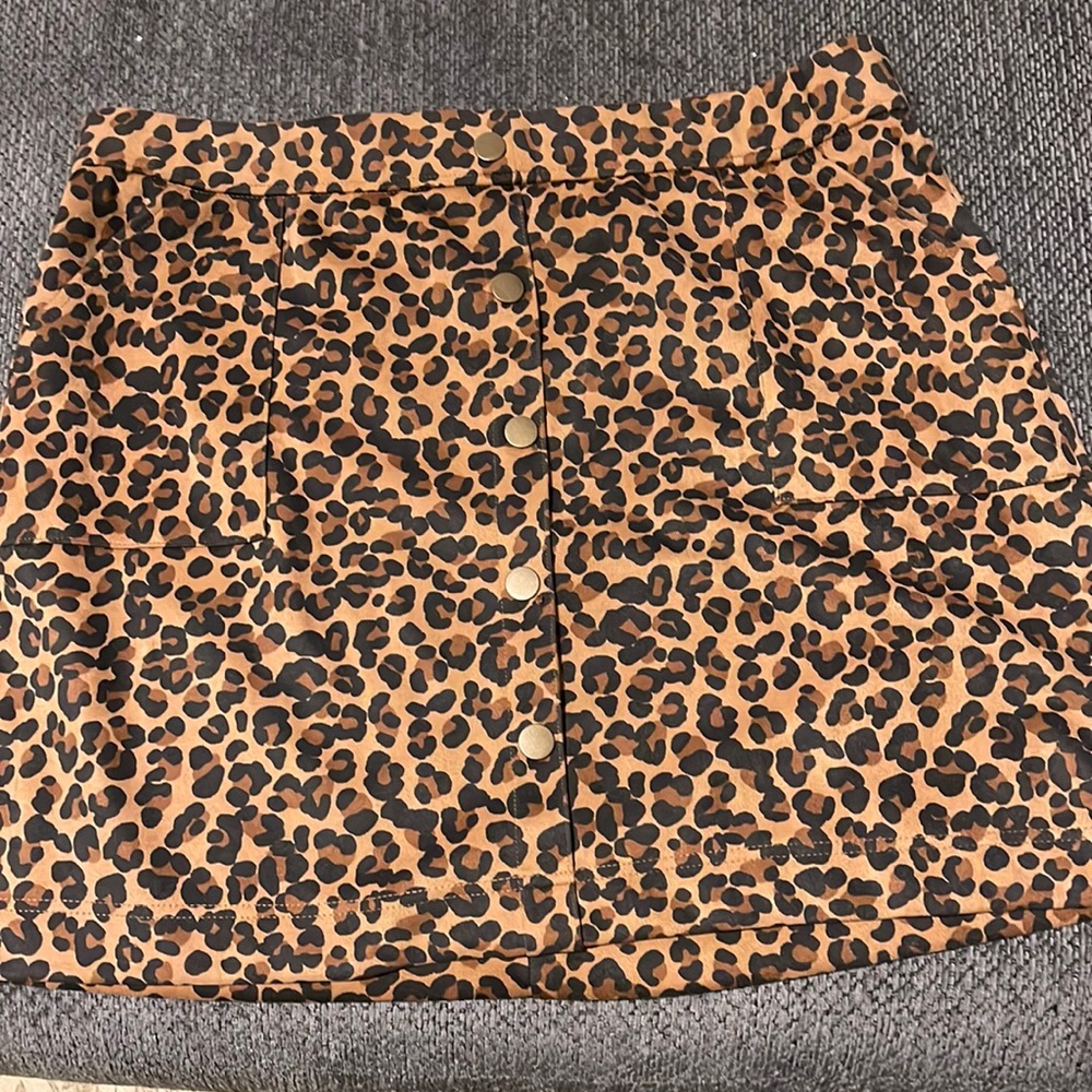 Cute mini skirt with pockets. Worn once.